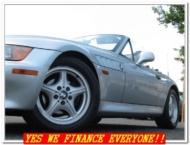 BMW Z3 SE Front-wheel Drive Convertible