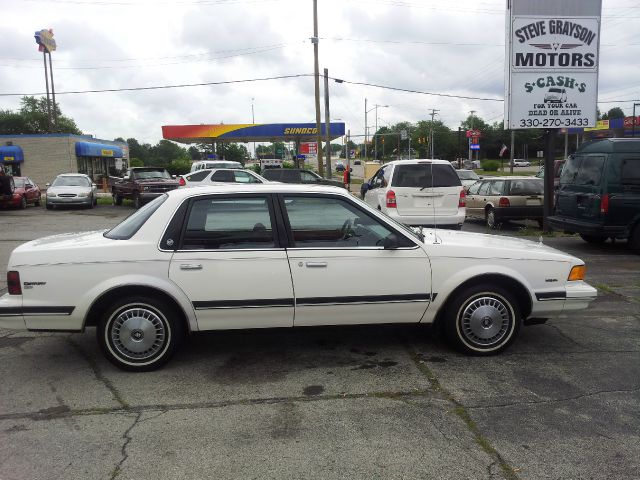 Buick Century 1989 photo 1