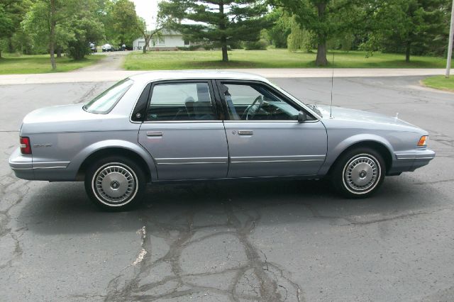 Buick Century 1994 photo 16