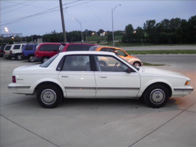 Buick Century 1996 photo 1