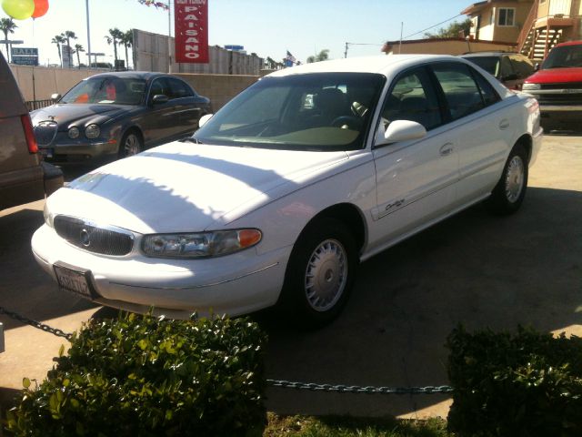 Buick Century 2000 photo 1