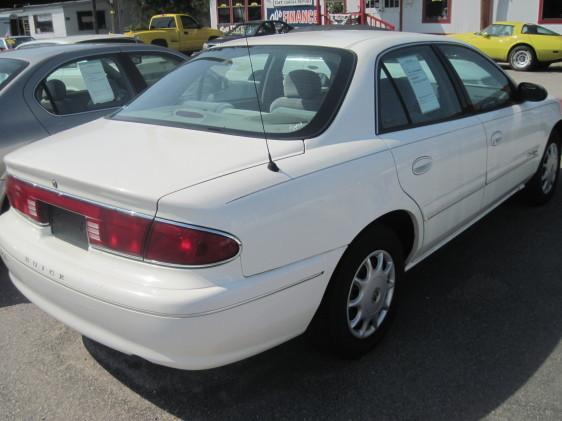 Buick Century 2001 photo 2