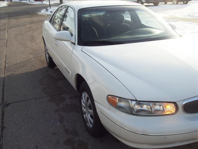 Buick Century 2001 photo 2