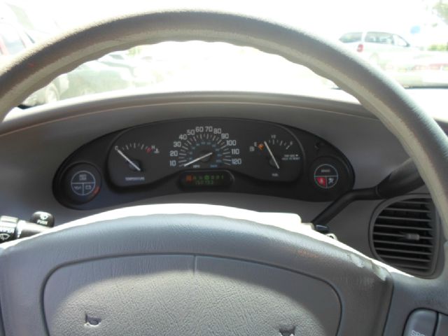 Buick Century 2002 photo 13