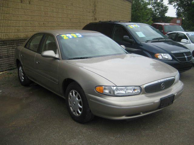 Buick Century 2002 photo 2