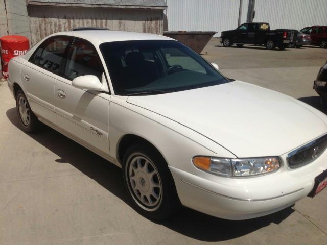 Buick Century 2002 photo 2