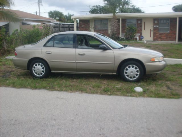 Buick Century 2003 photo 2