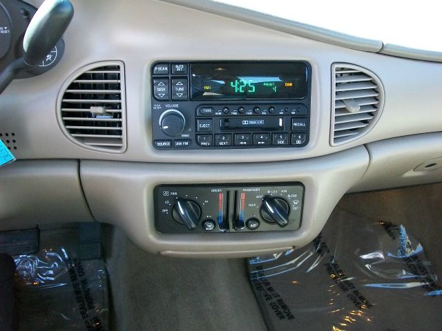 Buick Century 2003 photo 2