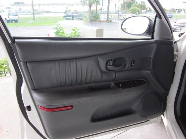 Buick Century 2003 photo 10