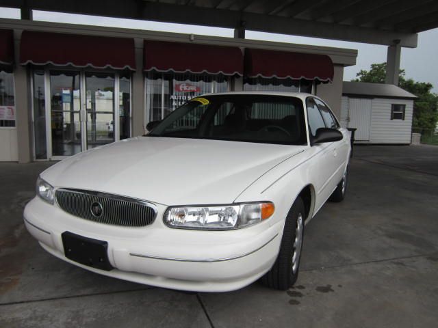 Buick Century 2003 photo 21