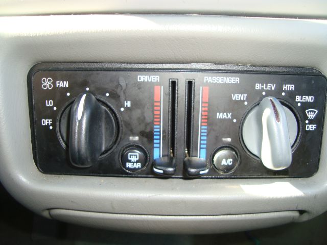 Buick Century 2003 photo 18