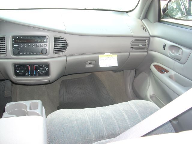 Buick Century 2004 photo 1