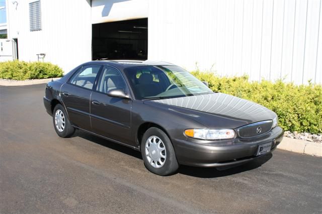 Buick Century 2004 photo 2