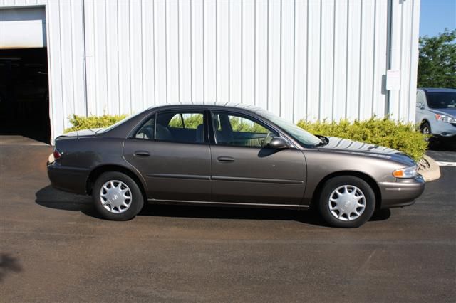 Buick Century 2004 photo 4