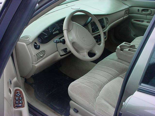 Buick Century 2004 photo 2