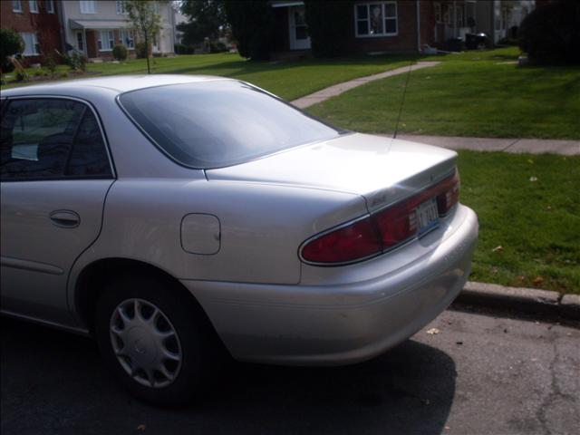 Buick Century 2004 photo 2