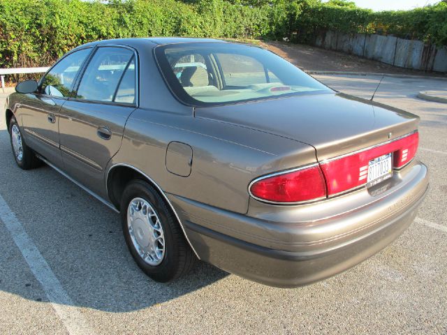 Buick Century 2004 photo 1