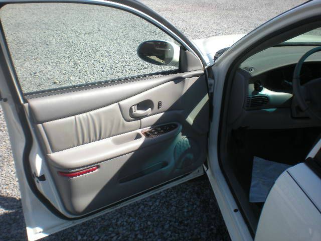 Buick Century 2004 photo 22