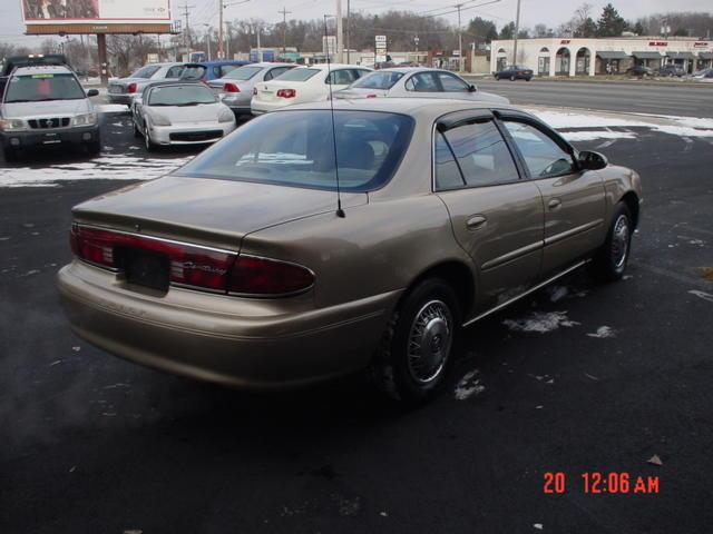 Buick Century 2004 photo 4