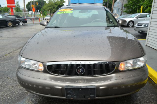 Buick Century 2004 photo 1