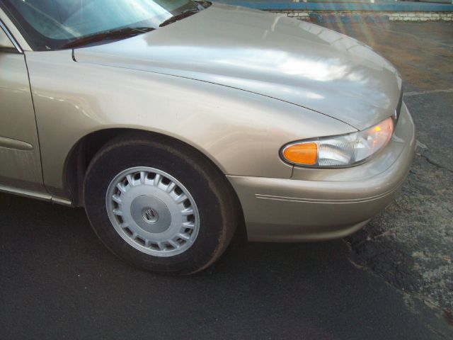 Buick Century 2004 photo 3