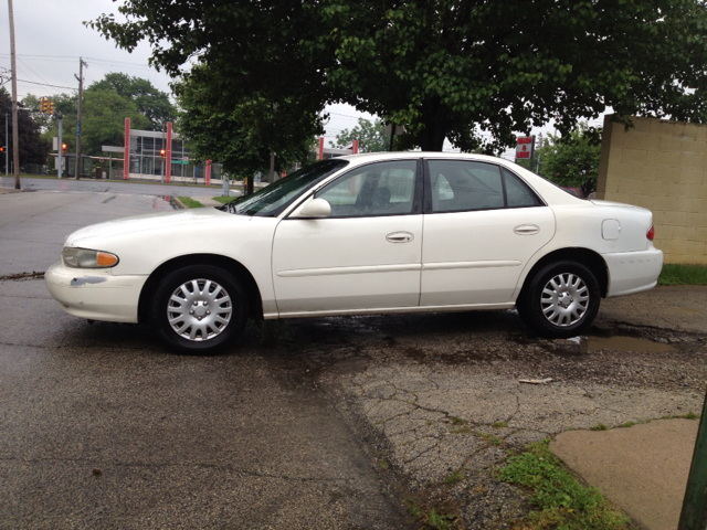 Buick Century 2005 photo 1