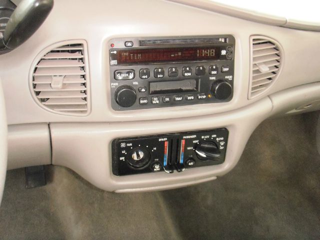 Buick Century 2005 photo 12