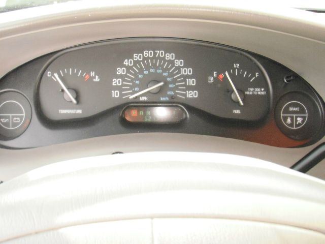 Buick Century 2005 photo 2