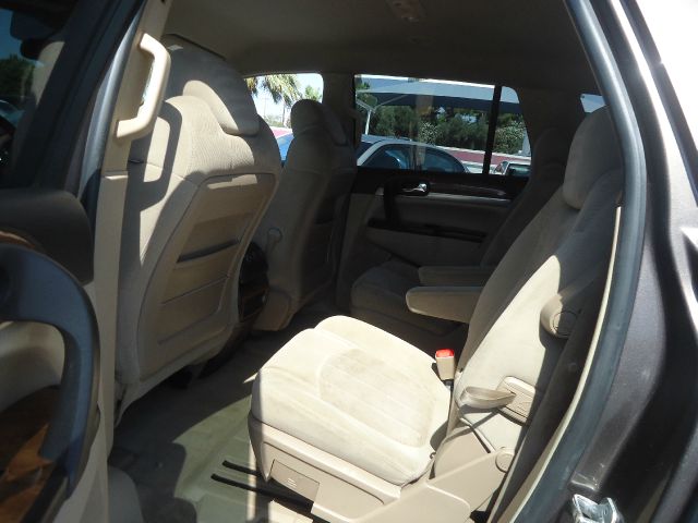 Buick Enclave 2008 photo 2