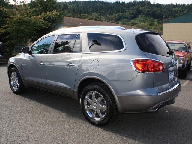 Buick Enclave 2008 photo 2