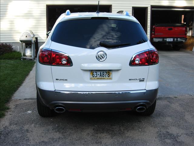 Buick Enclave 2008 photo 2