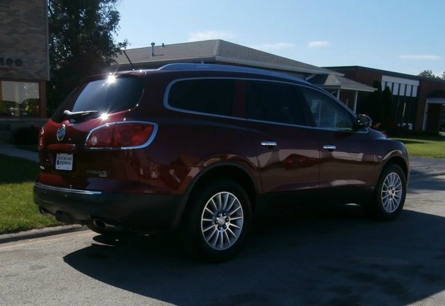 Buick Enclave 2008 photo 2