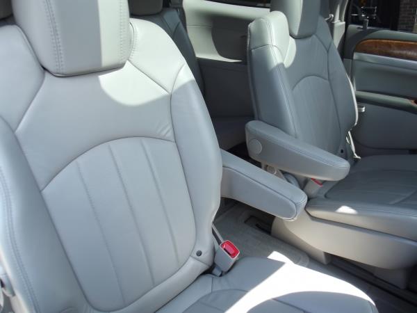 Buick Enclave 2008 photo 6