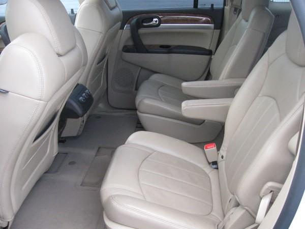 Buick Enclave 2008 photo 3