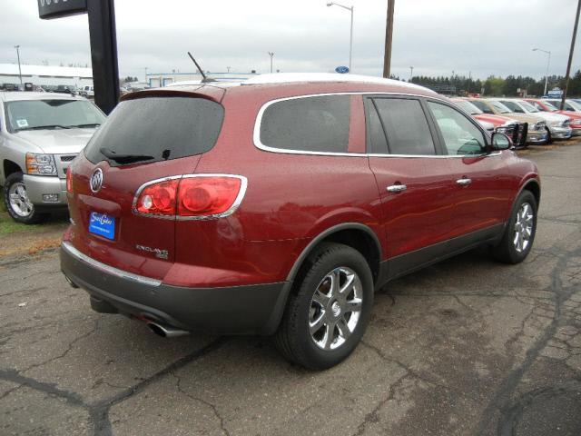 Buick Enclave 2008 photo 2