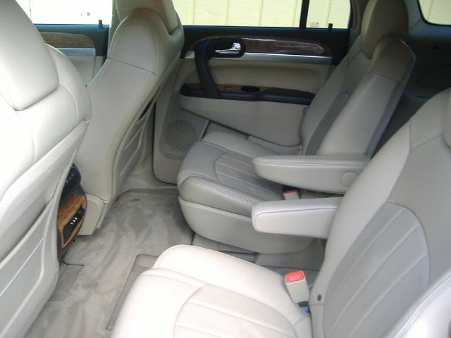 Buick Enclave 2008 photo 2