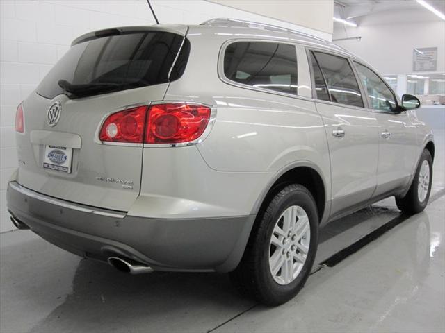 Buick Enclave 2008 photo 2