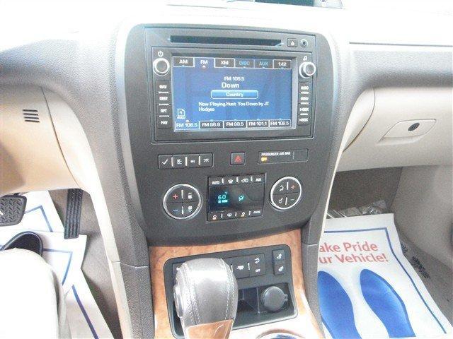 Buick Enclave 2008 photo 2