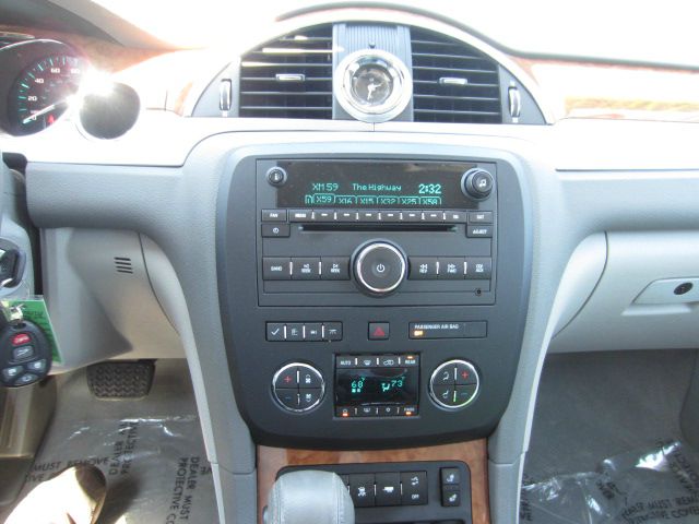 Buick Enclave 2010 photo 17