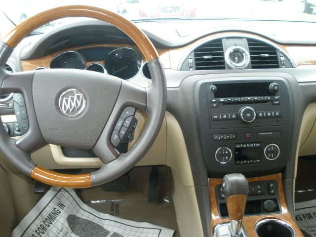 Buick Enclave 2010 photo 2