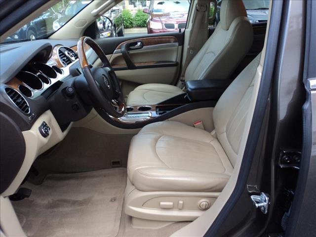 Buick Enclave 2010 photo 2