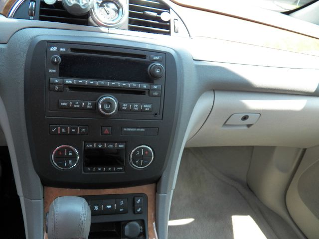 Buick Enclave 2010 photo 17