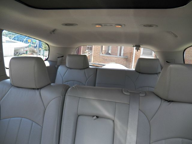 Buick Enclave 2010 photo 18