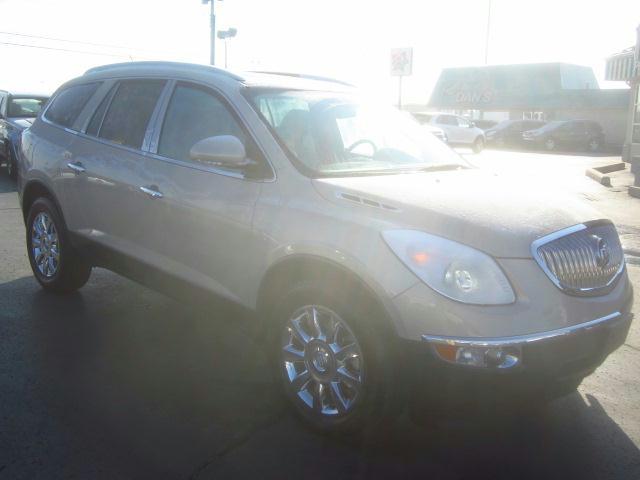 Buick Enclave 2011 photo 2