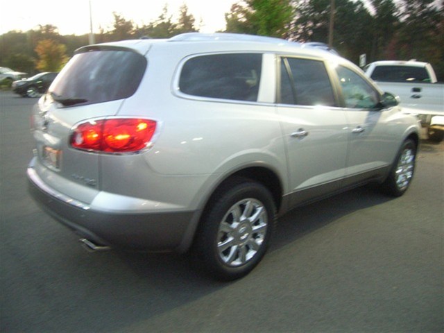 Buick Enclave 2011 photo 3