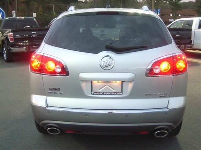 Buick Enclave 2011 photo 4