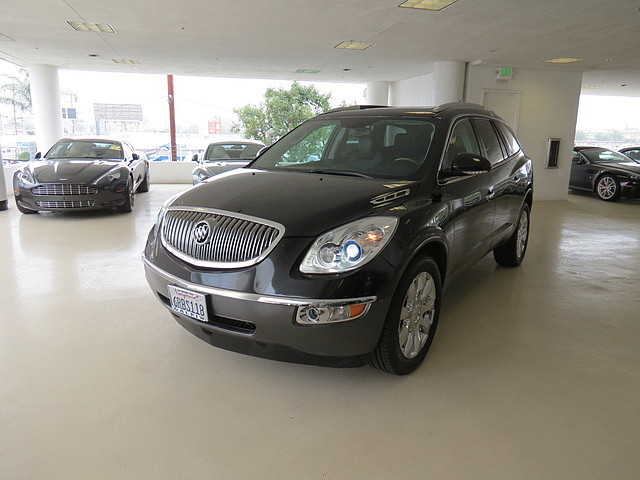 Buick Enclave 2011 photo 2