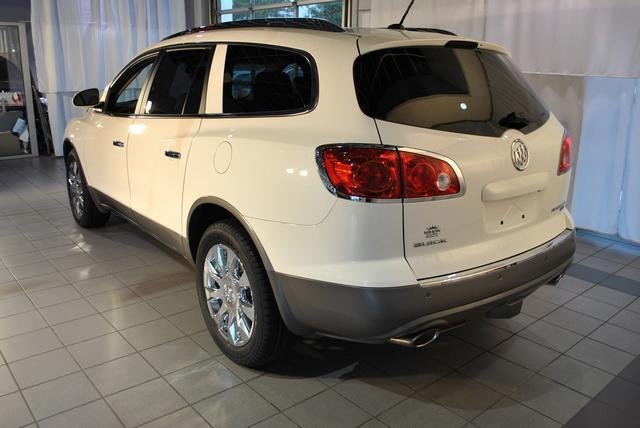 Buick Enclave 2011 photo 2