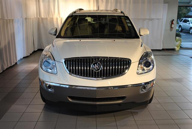 Buick Enclave 2011 photo 3