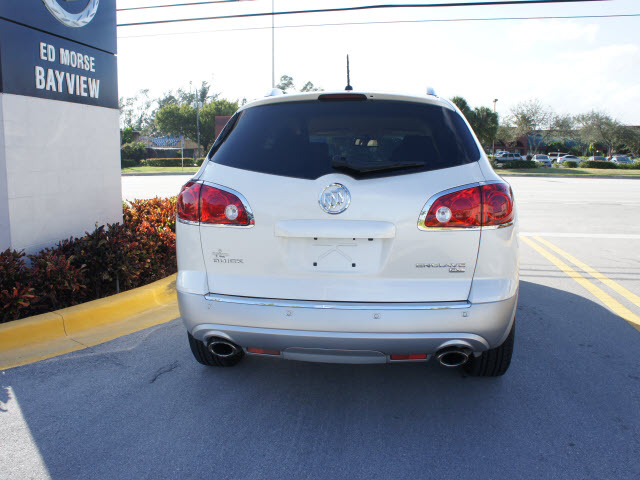 Buick Enclave 2011 photo 3